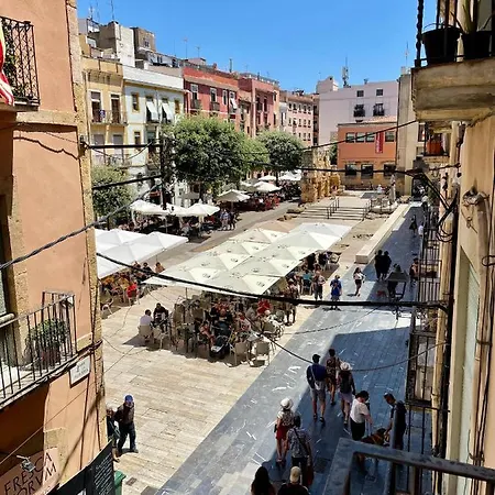 Acogedor Con Vistas A Plaza Forum.